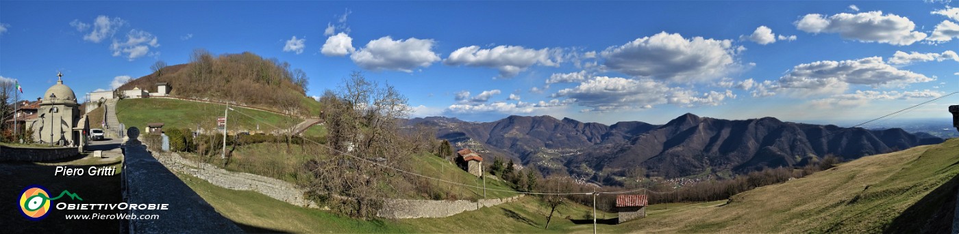 83 Da S. Antonio Abb. vista verso la conca di Zogno e i suoi monti.jpg